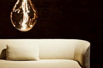 Rénovation de canapés en cuir usés et entretien efficace